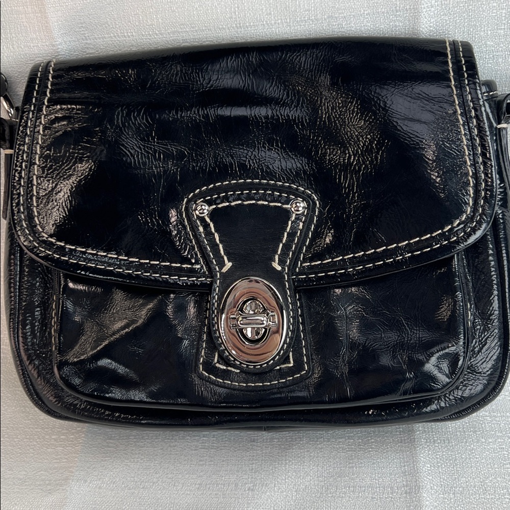 Coach 2009 black patent leather shoulder bag - Picture 2 of 11